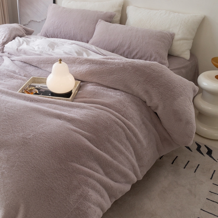 91家纺网 家纺一手货源 找家纺 ONE TWO ONE 121 2025新款A类加厚兔毛绒纯色四件套-安娜 安娜-云紫