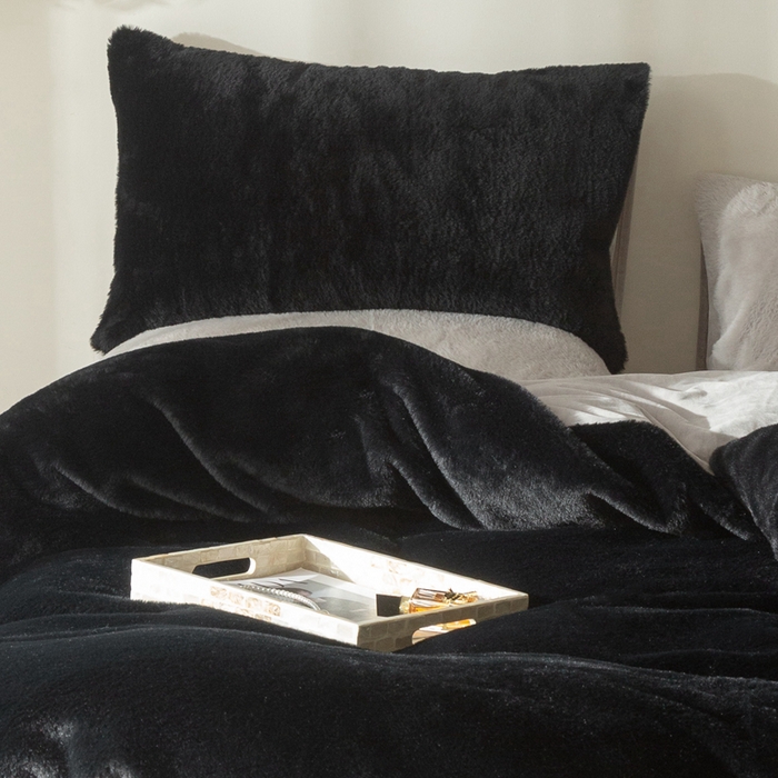 91家纺网 家纺一手货源 找家纺 ONE TWO ONE 121 2025新款A类加厚兔毛绒纯色四件套-安娜 安娜-熊猫