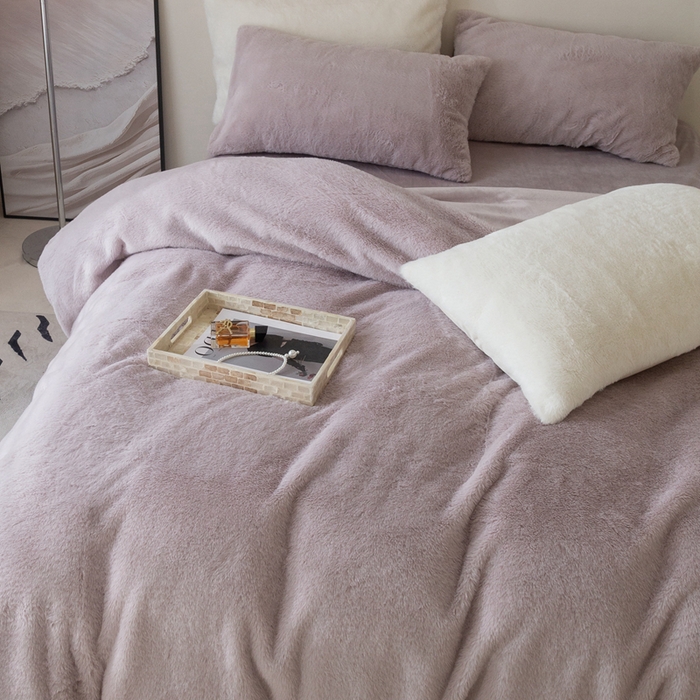 91家纺网 家纺一手货源 找家纺 ONE TWO ONE 121 2025新款A类加厚兔毛绒纯色四件套-安娜 安娜-云紫