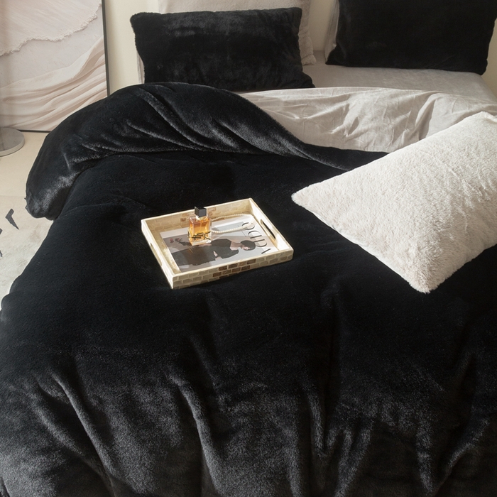 91家纺网 家纺一手货源 找家纺 ONE TWO ONE 121 2025新款A类加厚兔毛绒纯色四件套-安娜 安娜-熊猫