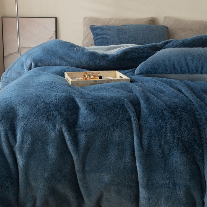 91家纺网 家纺一手货源 找家纺 ONE TWO ONE 121 2025新款A类加厚兔毛绒纯色四件套-安娜 安娜-暖蓝