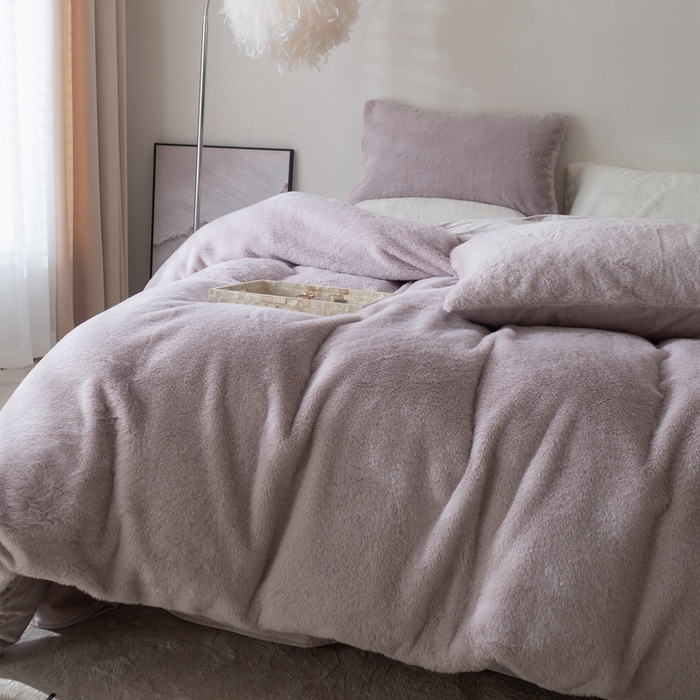 91家纺网 家纺一手货源 找家纺 ONE TWO ONE 121 2025新款A类加厚兔毛绒纯色四件套-安娜 安娜-云紫