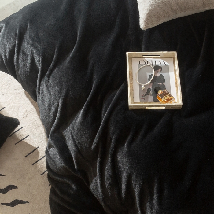 91家纺网 家纺一手货源 找家纺 ONE TWO ONE 121 2025新款A类加厚兔毛绒纯色四件套-安娜 安娜-熊猫