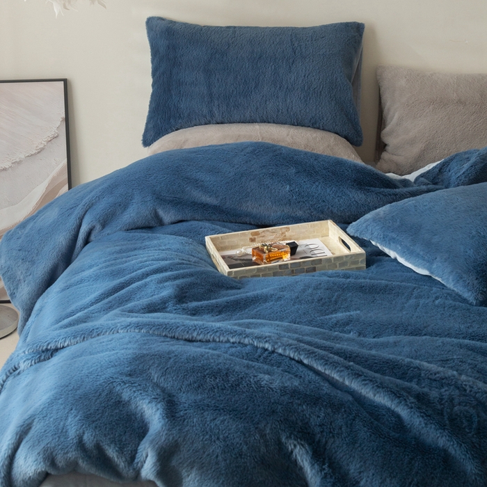 91家纺网 家纺一手货源 找家纺 ONE TWO ONE 121 2025新款A类加厚兔毛绒纯色四件套-安娜 安娜-暖蓝