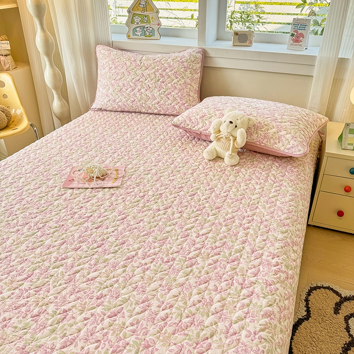 91家纺网 家纺一手货源 找家纺 （总）汣沐生活 2025新款可水洗针织棉印花款夹棉床盖床盖三件套