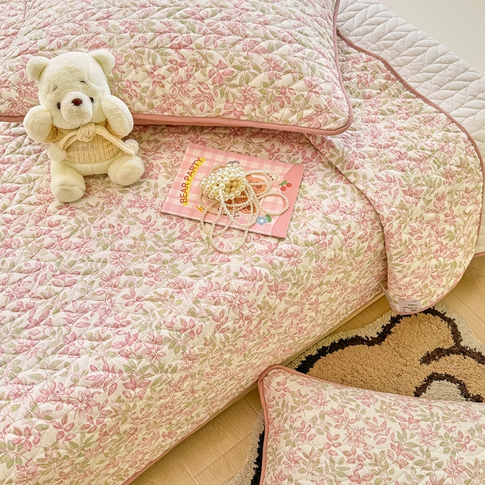 91家纺网 家纺一手货源 找家纺 （总）汣沐生活 2025新款可水洗针织棉印花款夹棉床盖床盖三件套