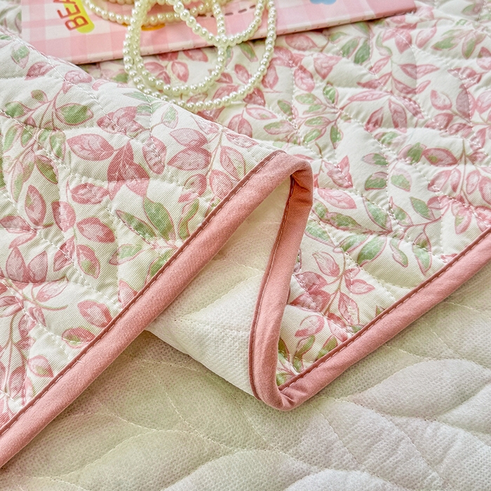 91家纺网 家纺一手货源 找家纺 （总）汣沐生活 2025新款可水洗针织棉印花款夹棉床盖床盖三件套