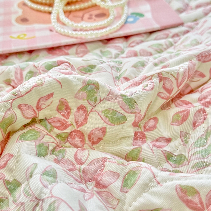 91家纺网 家纺一手货源 找家纺 （总）汣沐生活 2025新款可水洗针织棉印花款夹棉床盖床盖三件套