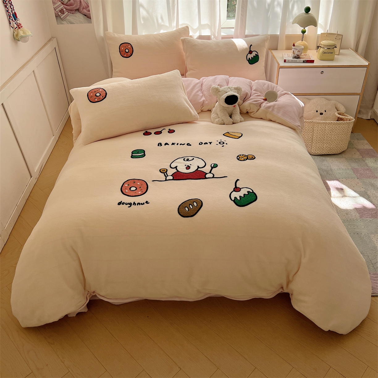 91家纺网 家纺一手货源 找家纺 （总）有间小屋 2025新款大版毛巾绣牛奶绒四件套