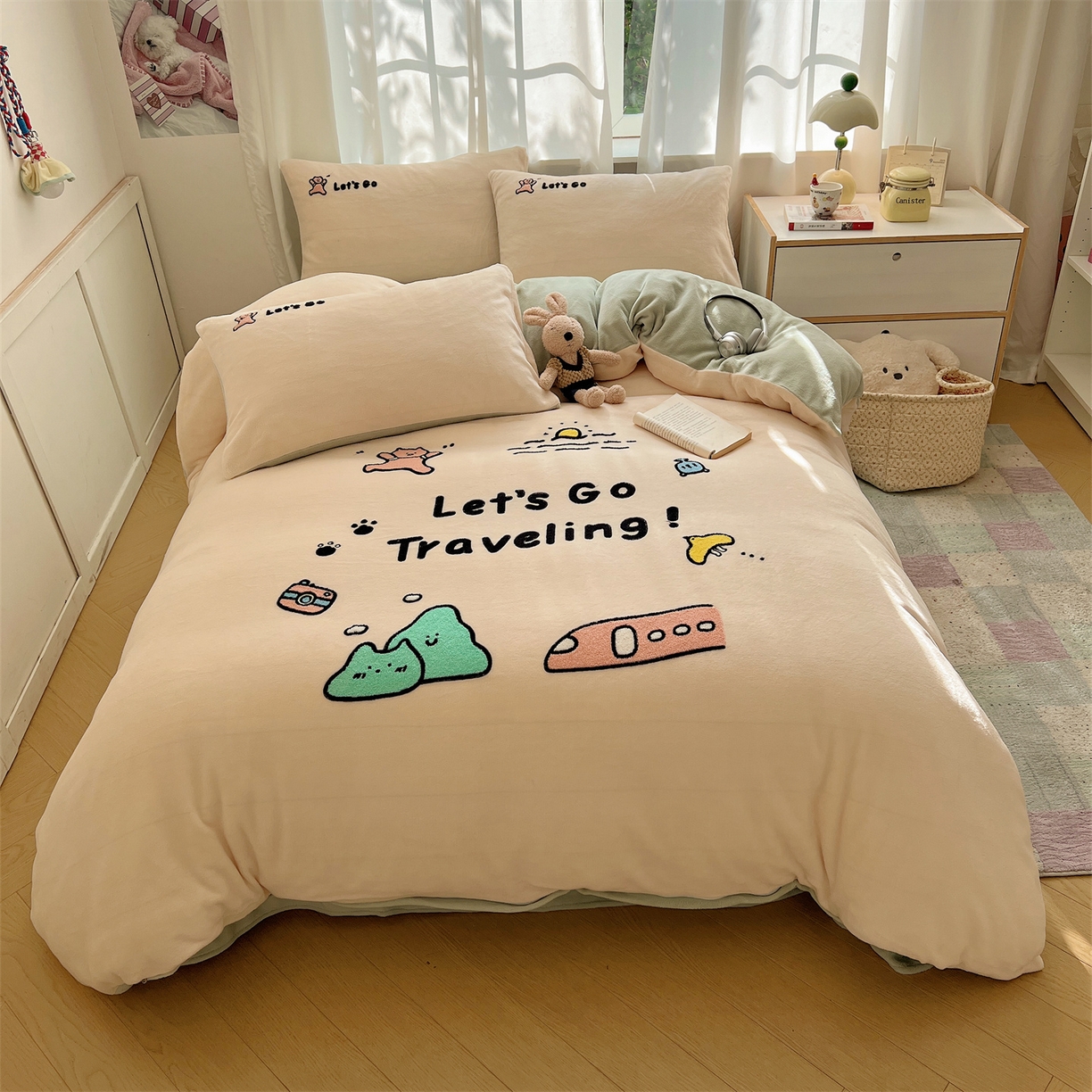 91家纺网 家纺一手货源 找家纺 （总）有间小屋 2025新款大版毛巾绣牛奶绒四件套