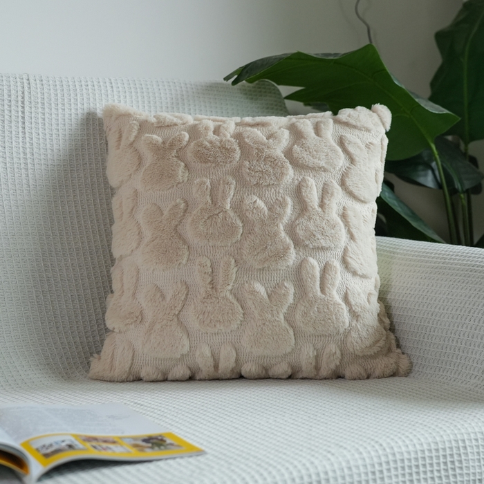 91家纺网 家纺一手货源 找家纺 （总）铭宣家居 2025新款荷兰绒兔绒绣花款抱枕