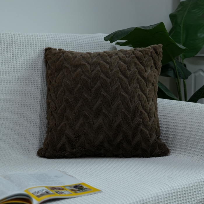 91家纺网 家纺一手货源 找家纺 （总）铭宣家居 2025新款荷兰绒兔绒绣花款抱枕