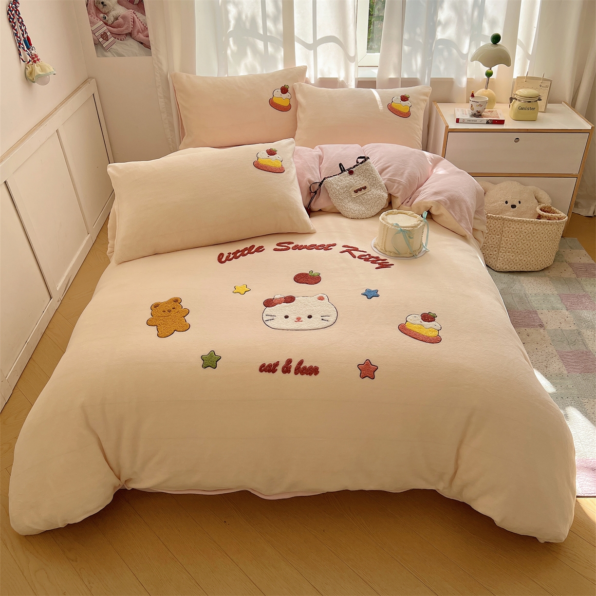 91家纺网 家纺一手货源 找家纺 （总）有间小屋 2025新款大版毛巾绣牛奶绒四件套