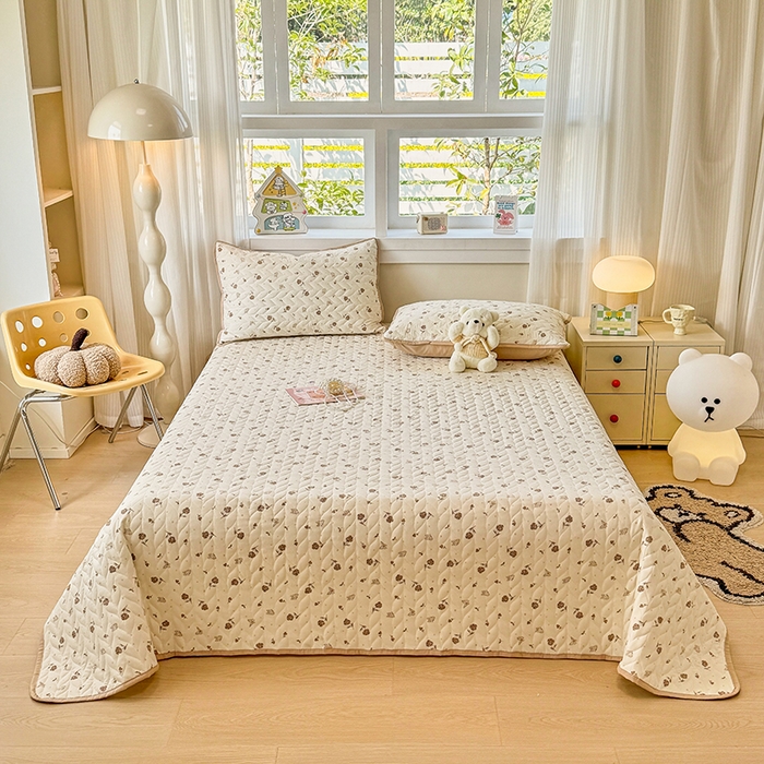 91家纺网 家纺一手货源 找家纺 （总）汣沐生活 2025新款可水洗针织棉印花款夹棉床盖床盖三件套