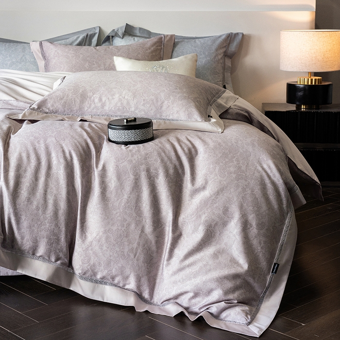 91家纺网 家纺一手货源 找家纺 ONE TWO ONE 121 2025新款高支高密贡缎长绒棉四件套-绮梦 绮梦-紫