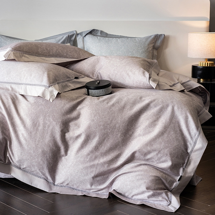 91家纺网 家纺一手货源 找家纺 ONE TWO ONE 121 2025新款高支高密贡缎长绒棉四件套-绮梦 绮梦-紫