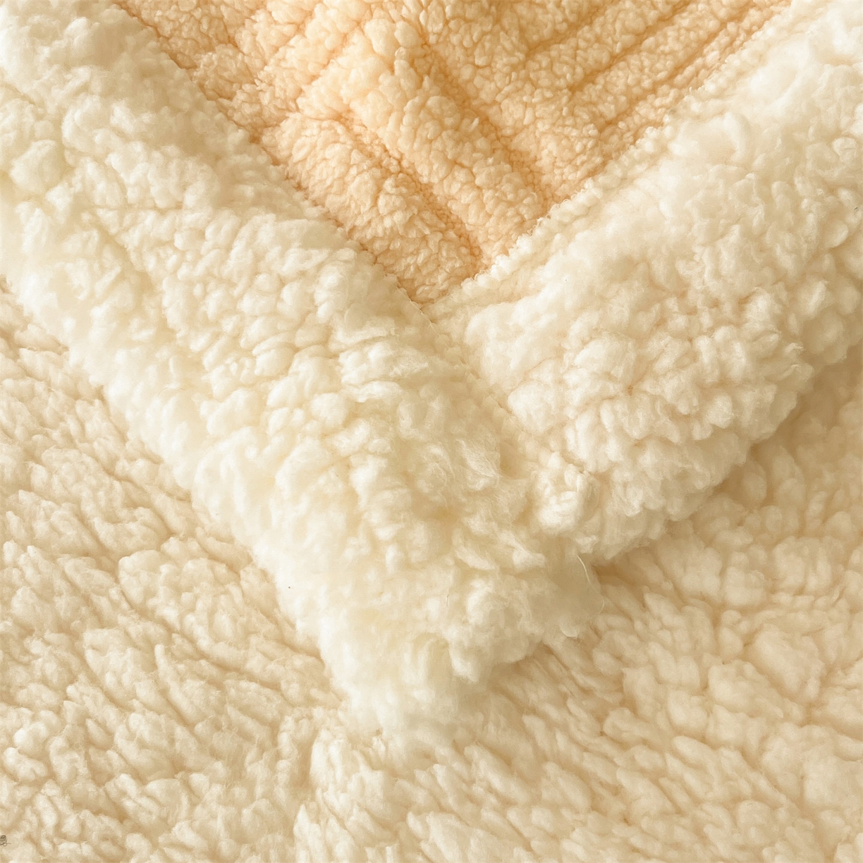 91家纺网 家纺一手货源 找家纺 （总）丝幔家纺 2025新款A类提花舒棉绒毯-饼干花