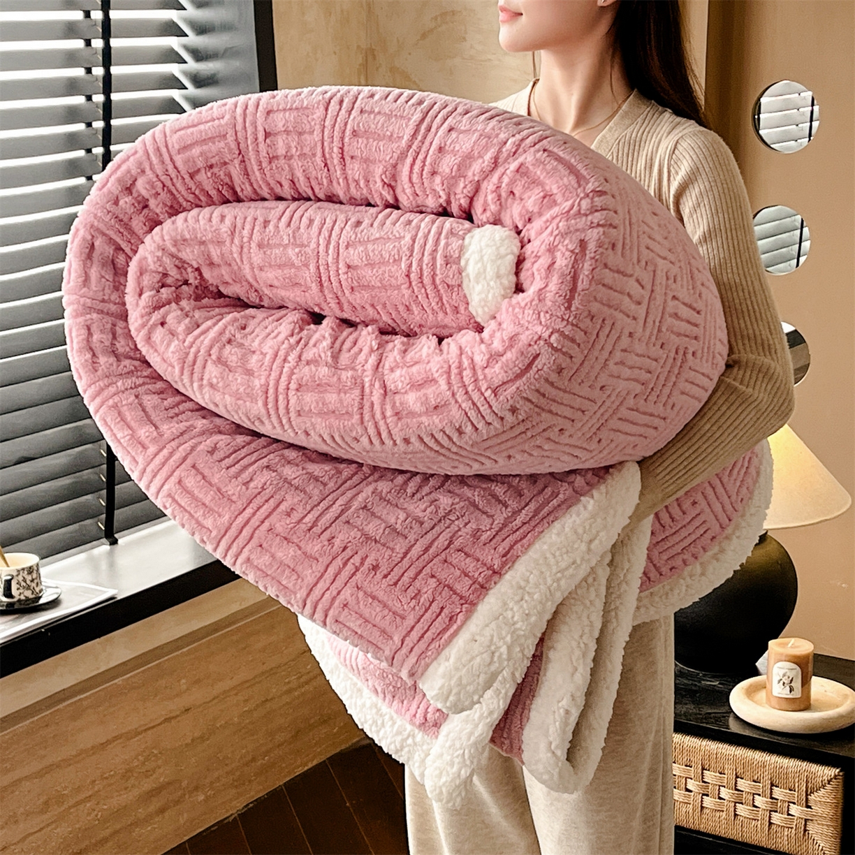 91家纺网 家纺一手货源 找家纺 （总）丝幔家纺 2025新款A类提花舒棉绒毯-饼干花