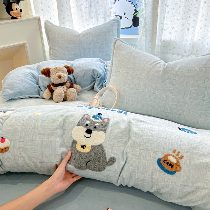 倾慕家纺 2026新款卡通毛巾绣加厚保暖牛奶绒四件套 咖啡小狗