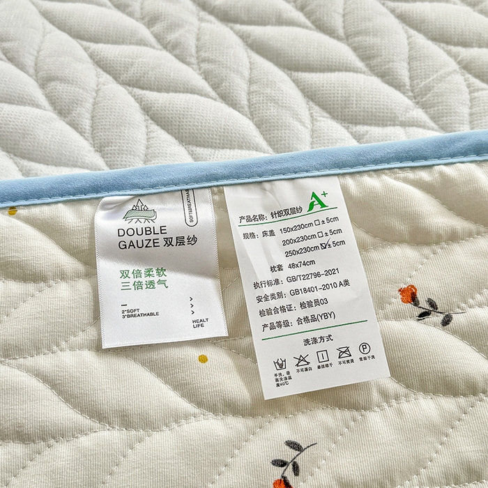 91家纺网 家纺一手货源 找家纺 汣沐生活 2025新款可水洗针织棉印花款夹棉床盖床盖三件套 花夕雾