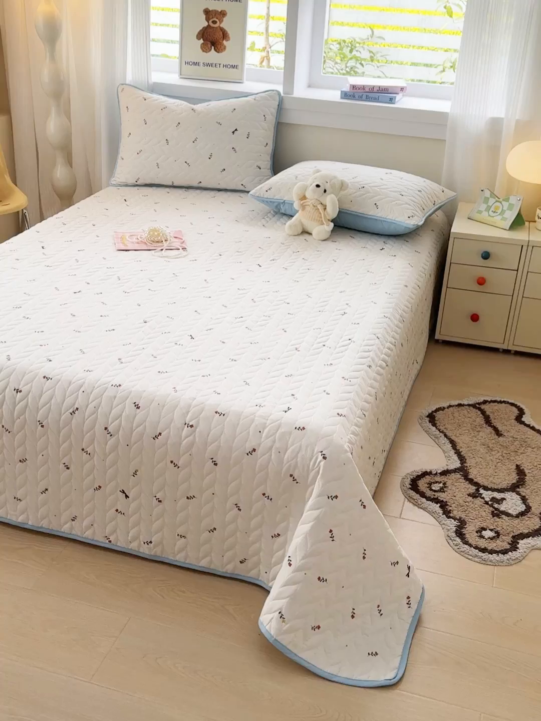 91家纺网 家纺一手货源 找家纺 汣沐生活 2025新款可水洗针织棉印花款夹棉床盖床盖三件套 花夕雾