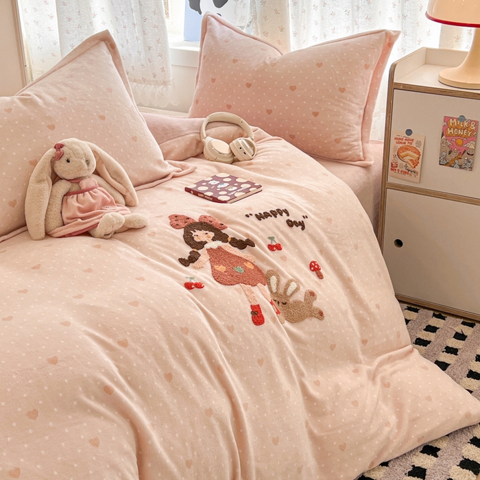 91家纺网 家纺一手货源 找家纺 （总）倾慕家纺 2025新款卡通毛巾绣加厚保暖牛奶绒单被套