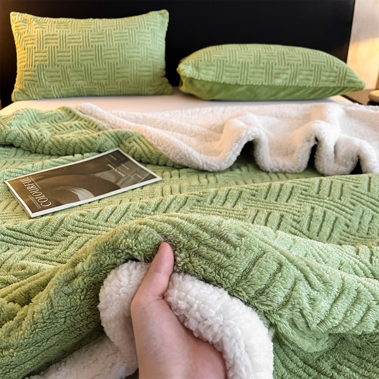 91家纺网 家纺一手货源 找家纺 丝幔家纺 2025新款A类提花舒棉绒毯-饼干花 饼干花-迷露绿