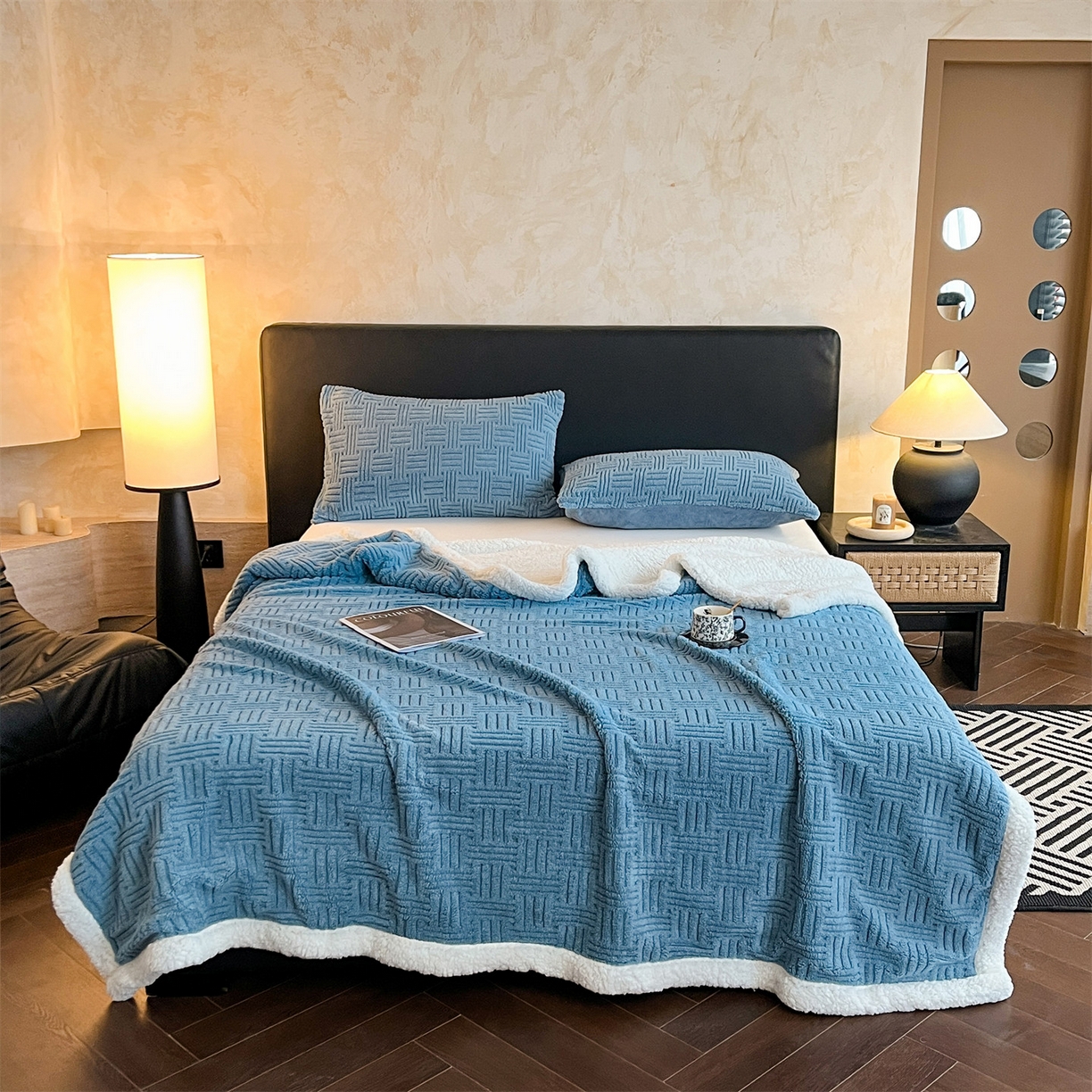 91家纺网 家纺一手货源 找家纺 丝幔家纺 2025新款A类提花舒棉绒毯-饼干花 饼干花-深海蓝