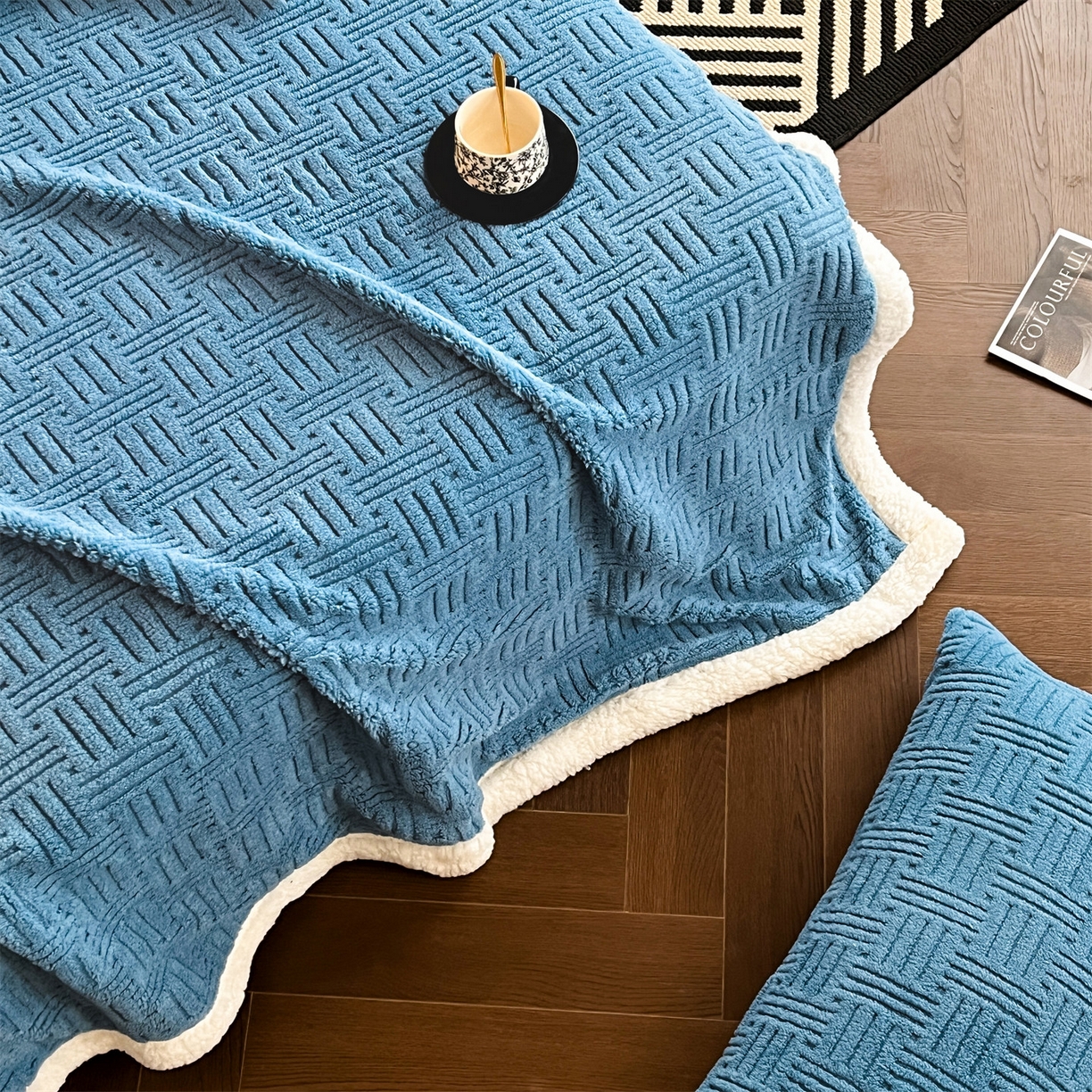 91家纺网 家纺一手货源 找家纺 丝幔家纺 2025新款A类提花舒棉绒毯-饼干花 饼干花-深海蓝