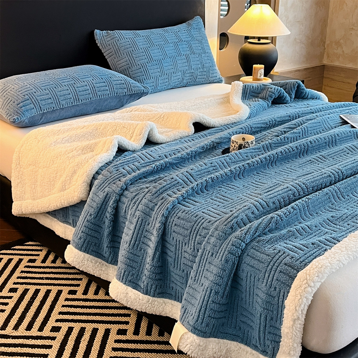 91家纺网 家纺一手货源 找家纺 丝幔家纺 2025新款A类提花舒棉绒毯-饼干花 饼干花-深海蓝