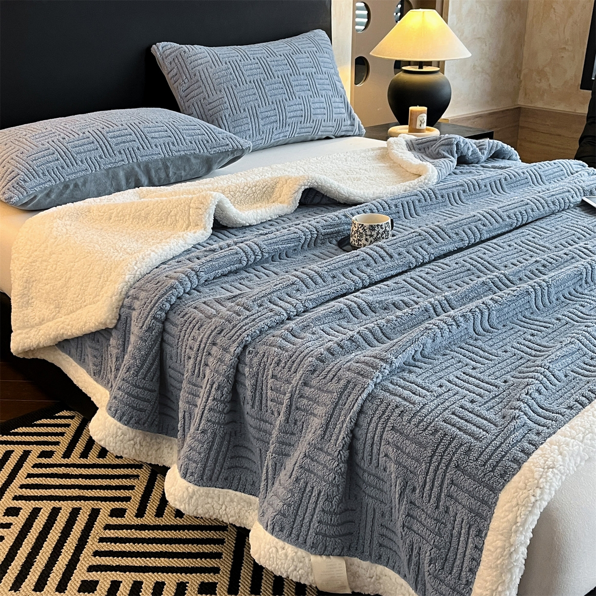 91家纺网 家纺一手货源 找家纺 丝幔家纺 2025新款A类提花舒棉绒毯-饼干花 饼干花-夜色灰