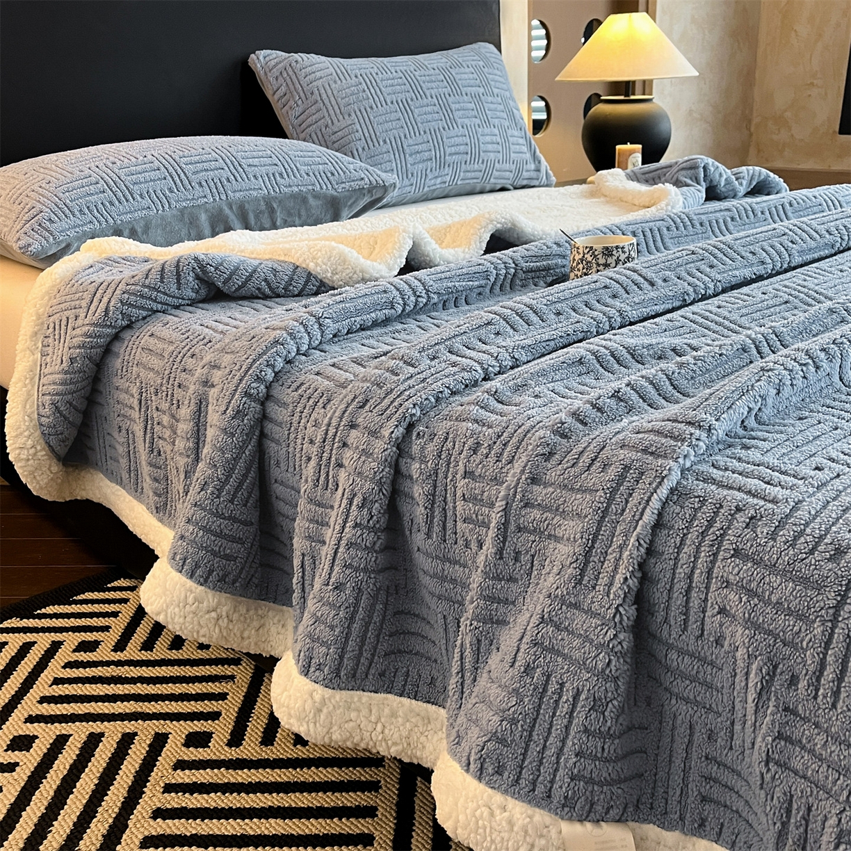 91家纺网 家纺一手货源 找家纺 丝幔家纺 2025新款A类提花舒棉绒毯-饼干花 饼干花-夜色灰