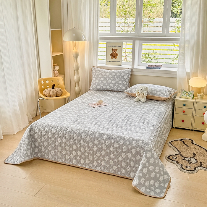 91家纺网 家纺一手货源 找家纺 汣沐生活 2025新款可水洗针织棉印花款夹棉床盖床盖三件套 时宜-咖