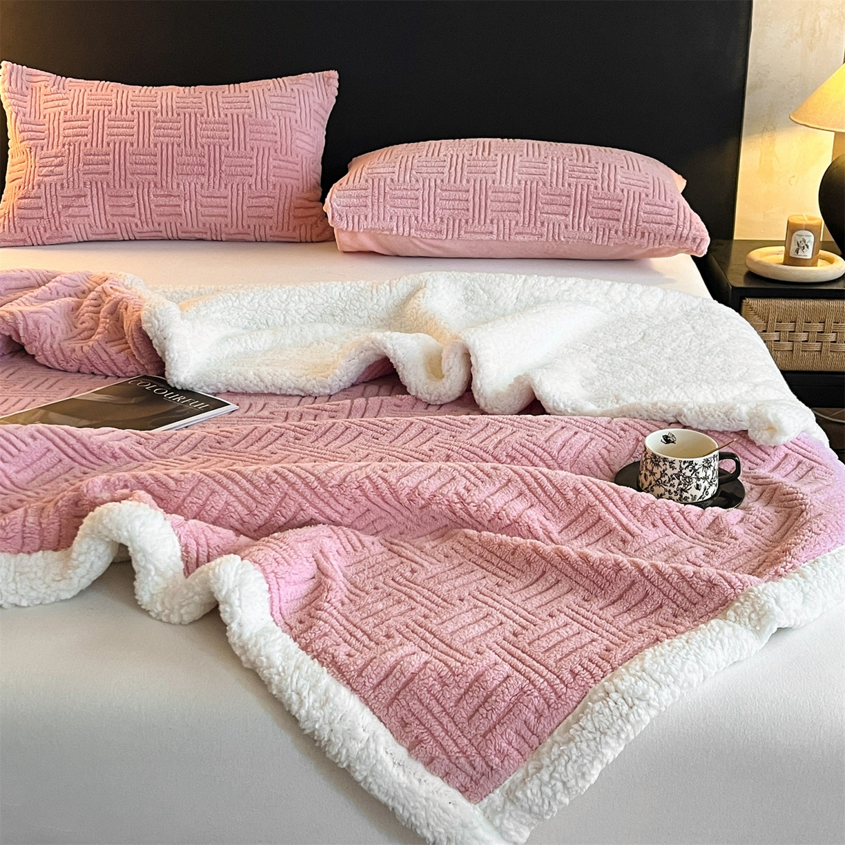 91家纺网 家纺一手货源 找家纺 丝幔家纺 2025新款A类提花舒棉绒毯-饼干花 饼干花-樱花粉