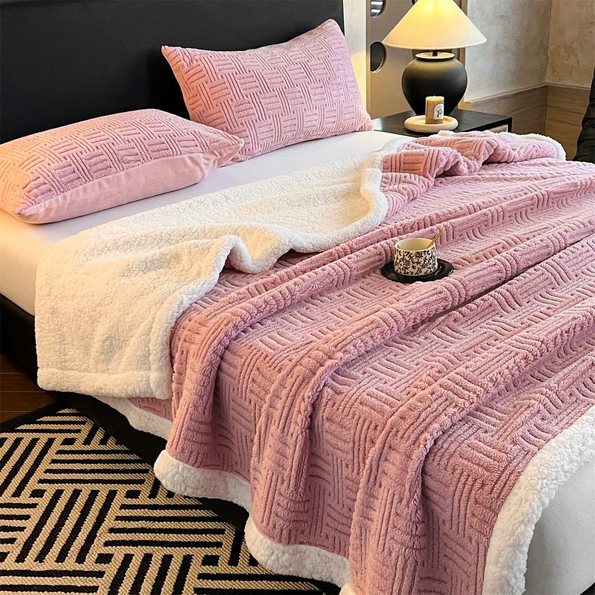 91家纺网 家纺一手货源 找家纺 丝幔家纺 2025新款A类提花舒棉绒毯-饼干花 饼干花-樱花粉