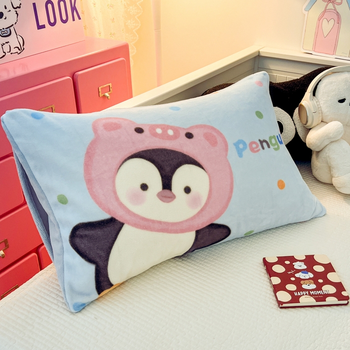 91家纺网 家纺一手货源 找家纺 倾慕家纺 2026新款数码大版牛奶绒单枕套 粉企鹅