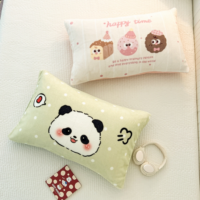 91家纺网 家纺一手货源 找家纺 倾慕家纺 2026新款数码大版牛奶绒单枕套 小熊猫