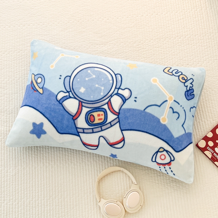 91家纺网 家纺一手货源 找家纺 倾慕家纺 2026新款数码大版牛奶绒单枕套 太空人