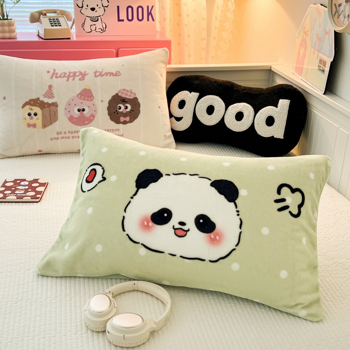 91家纺网 家纺一手货源 找家纺 倾慕家纺 2026新款数码大版牛奶绒单枕套 小熊猫