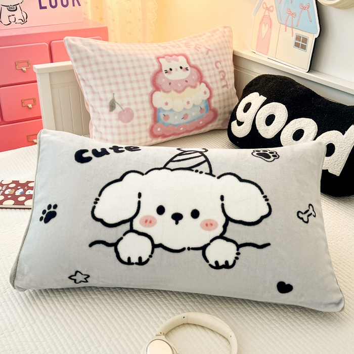 91家纺网 家纺一手货源 找家纺 倾慕家纺 2026新款数码大版牛奶绒单枕套 小帽狗