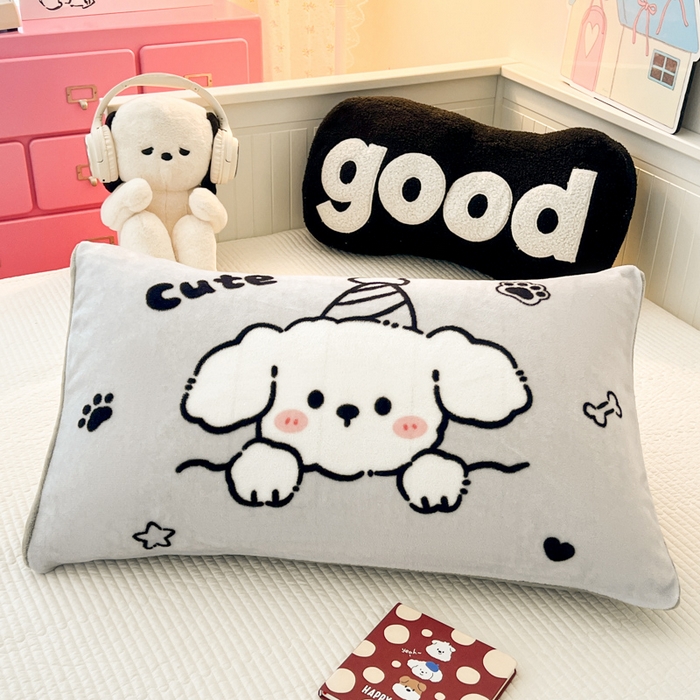 91家纺网 家纺一手货源 找家纺 倾慕家纺 2026新款数码大版牛奶绒单枕套 小帽狗