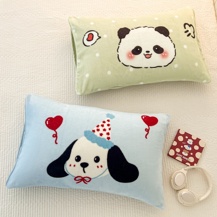 91家纺网 家纺一手货源 找家纺 倾慕家纺 2026新款数码大版牛奶绒单枕套 大耳朵狗