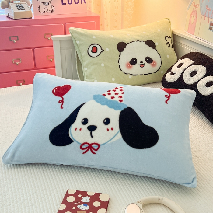 91家纺网 家纺一手货源 找家纺 倾慕家纺 2026新款数码大版牛奶绒单枕套 大耳朵狗