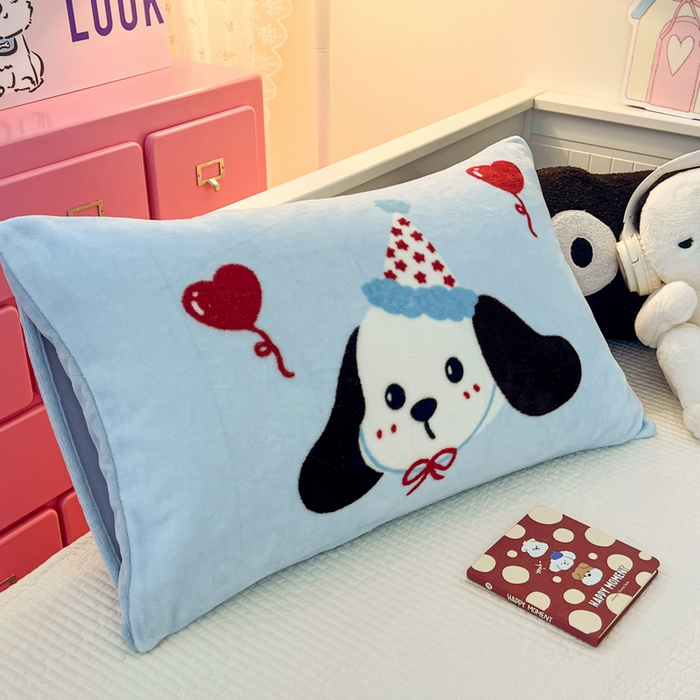 91家纺网 家纺一手货源 找家纺 倾慕家纺 2026新款数码大版牛奶绒单枕套 大耳朵狗