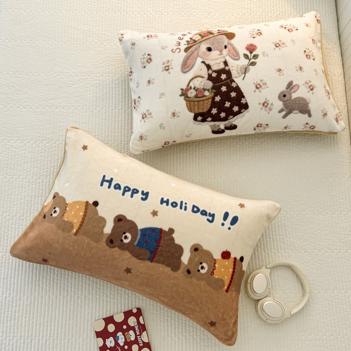 91家纺网 家纺一手货源 找家纺 倾慕家纺 2026新款数码大版牛奶绒单枕套 躺躺熊