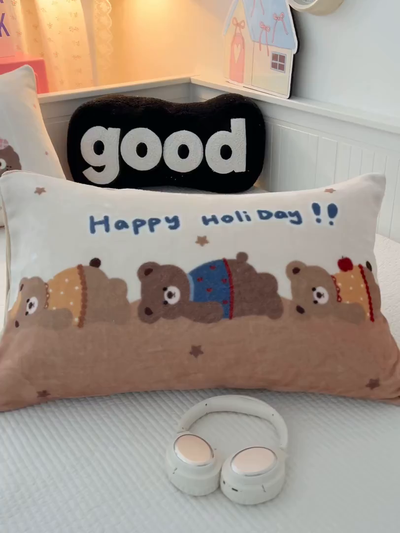 91家纺网 家纺一手货源 找家纺 倾慕家纺 2026新款数码大版牛奶绒单枕套 躺躺熊