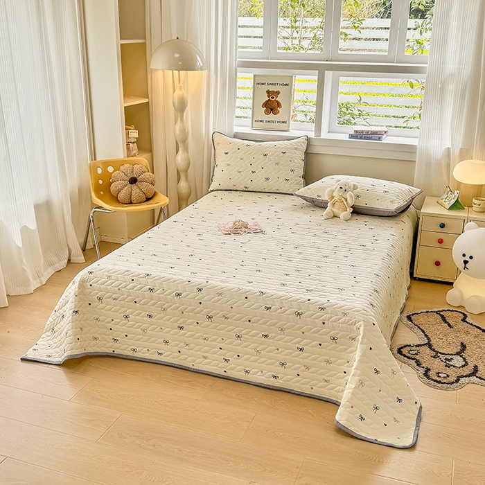 91家纺网 家纺一手货源 找家纺 汣沐生活 2025新款可水洗针织棉印花款夹棉床盖床盖三件套 小美满