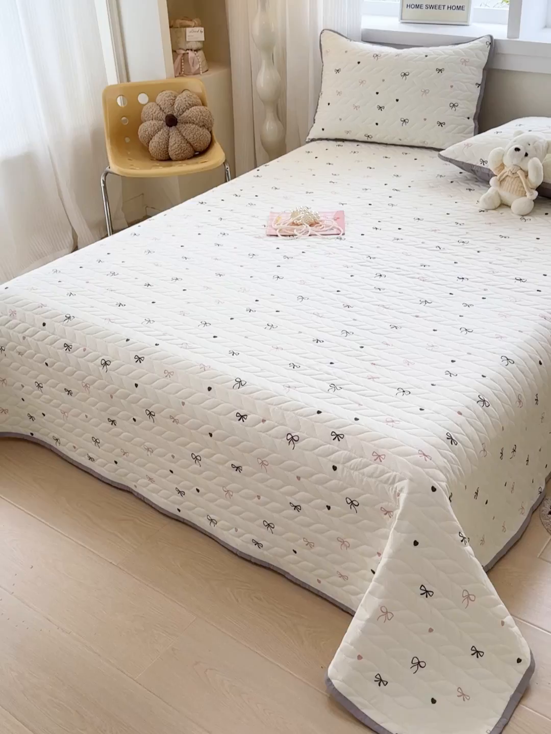 91家纺网 家纺一手货源 找家纺 汣沐生活 2025新款可水洗针织棉印花款夹棉床盖床盖三件套 小美满