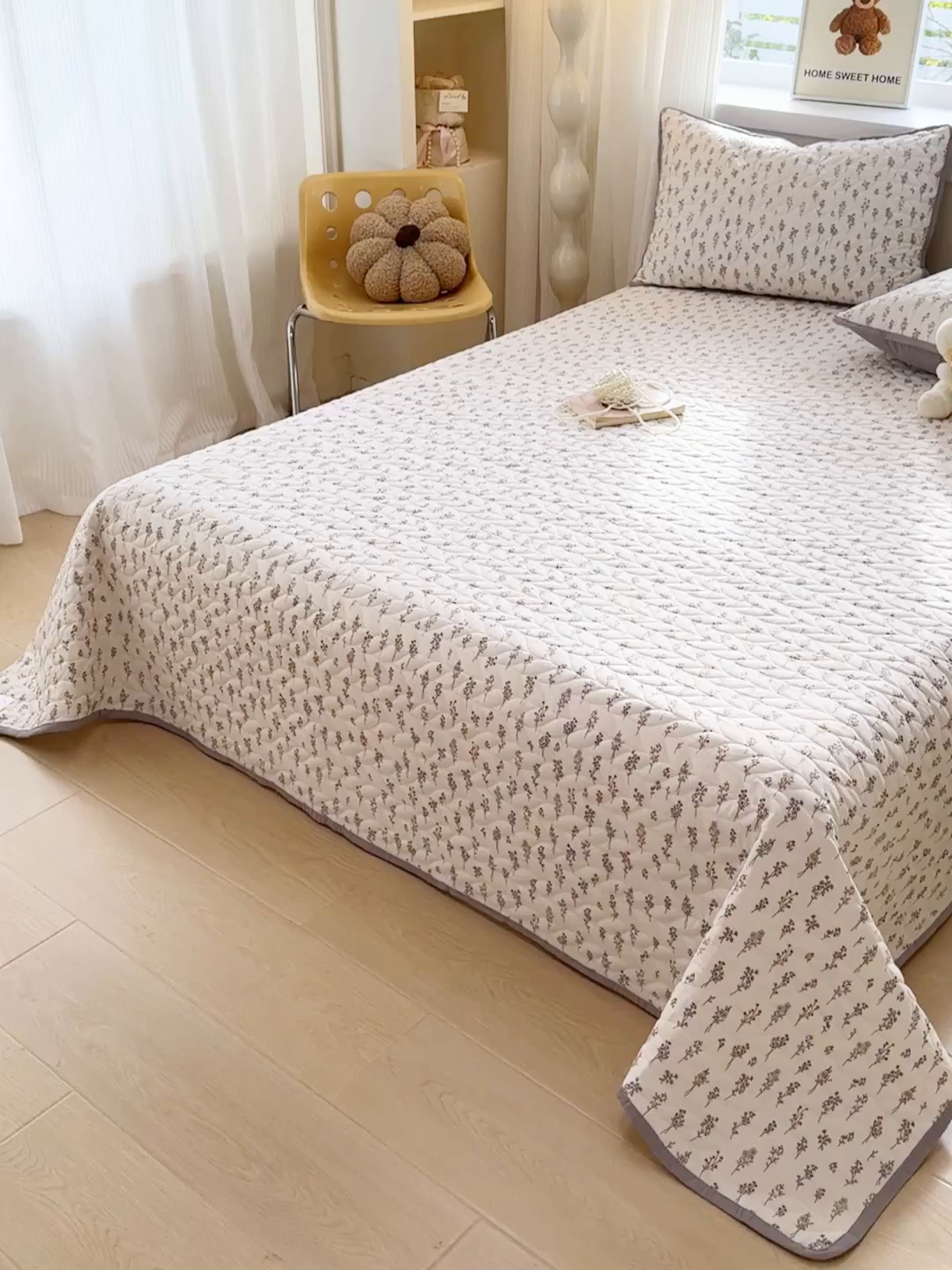 91家纺网 家纺一手货源 找家纺 汣沐生活 2025新款可水洗针织棉印花款夹棉床盖床盖三件套 小晴天