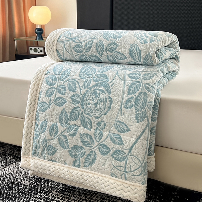 91家纺网 家纺一手货源 找家纺 倾慕家纺 2026新款雕花绒贝贝绒三层复合保暖毯 三层毯爱意浓蓝